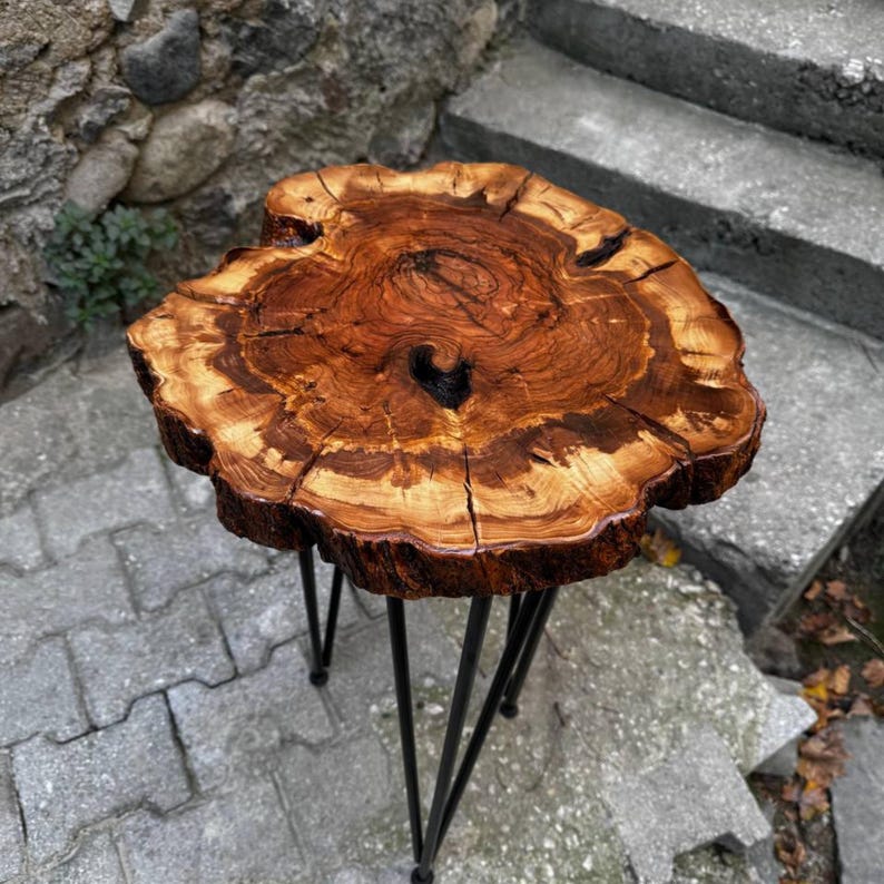 ZF Unique Shape Rustic Round Old Elm end Wooden Coffee Table Retro Accent Center Table for Living Room Easy Assembly (Round)