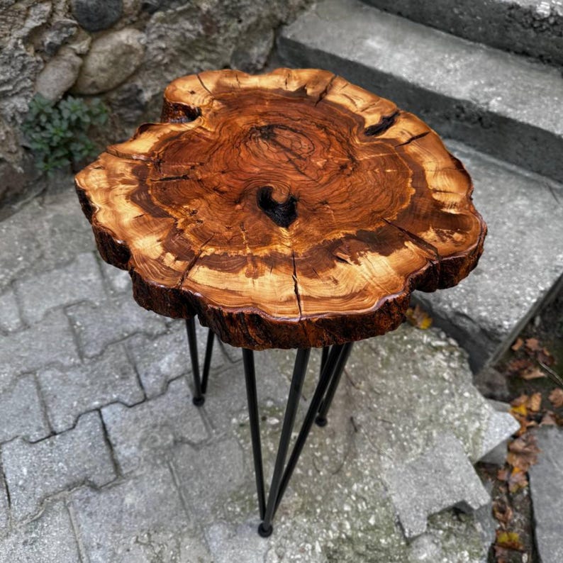 ZF Unique Shape Rustic Round Old Elm end Wooden Coffee Table Retro Accent Center Table for Living Room Easy Assembly (Round)