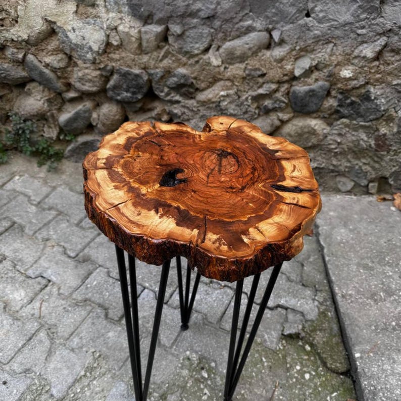ZF Unique Shape Rustic Round Old Elm end Wooden Coffee Table Retro Accent Center Table for Living Room Easy Assembly (Round)